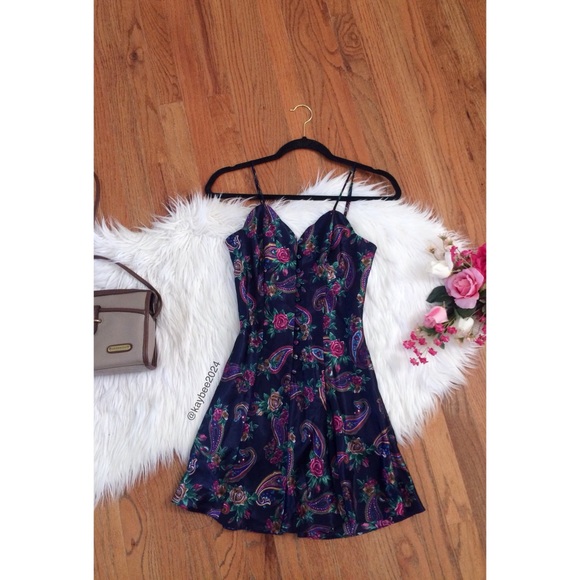 Vintage Other - 🌿 Vtg 80’s Victoria’s Secret Satiny Slip Dress 🌿